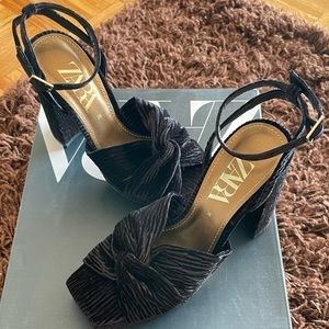 ✨SOLD✨Zara Block Platform Heels.